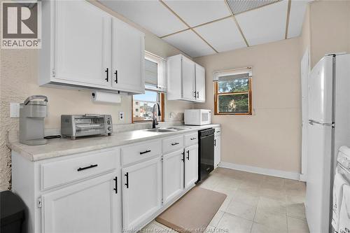 336 Josephine Unit# 2, Windsor, ON - Indoor Photo Showing Kitchen With Double Sink