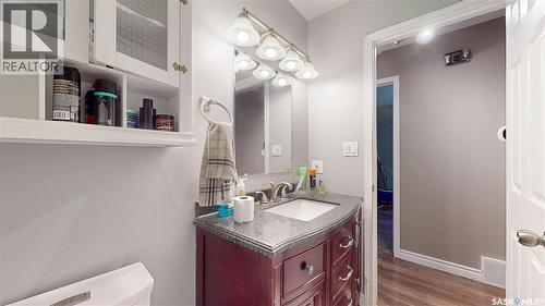 6 Higgins Bay, Regina, SK - Indoor Photo Showing Bathroom