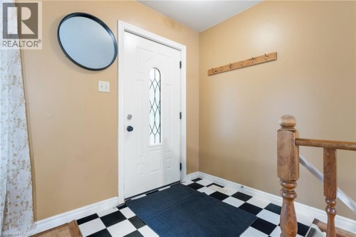 25 Saunby Street, London, ON - Indoor Photo Showing Other Room
