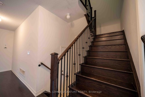 5570 Meadowcrest Avenue, Mississauga, ON 