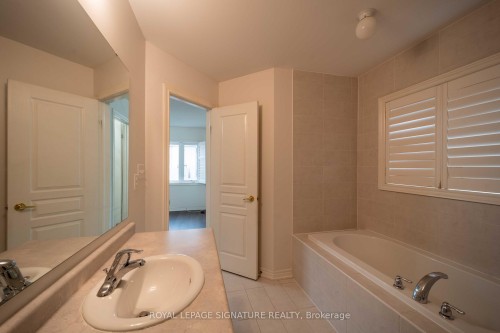 5570 Meadowcrest Avenue, Mississauga, ON 