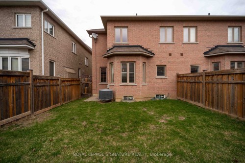 5570 Meadowcrest Avenue, Mississauga, ON 