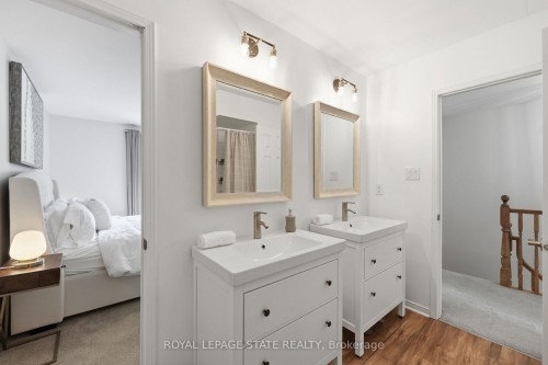 24-10 Davidson Boulevard, Hamilton, ON - Indoor Photo Showing Bathroom