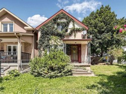 18 Dunraven Drive  Toronto, ON M6M 1H1