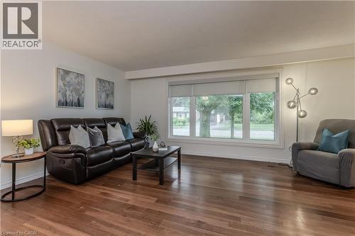 3128 Centennial Drive, Burlington, ON - Indoor Photo Showing Living Room