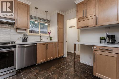 3128 Centennial Drive, Burlington, ON - Indoor Photo Showing Kitchen