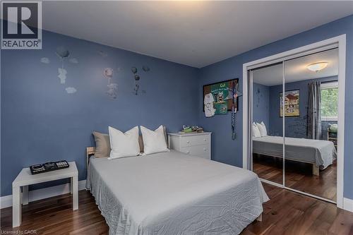 3128 Centennial Drive, Burlington, ON - Indoor Photo Showing Bedroom