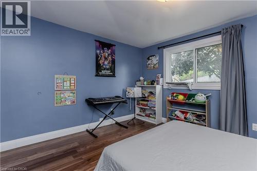 3128 Centennial Drive, Burlington, ON - Indoor Photo Showing Bedroom