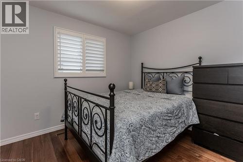 3128 Centennial Drive, Burlington, ON - Indoor Photo Showing Bedroom