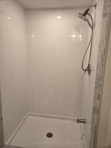 395 Barker Parkway, Thorold, ON - Indoor Photo Showing Bathroom
