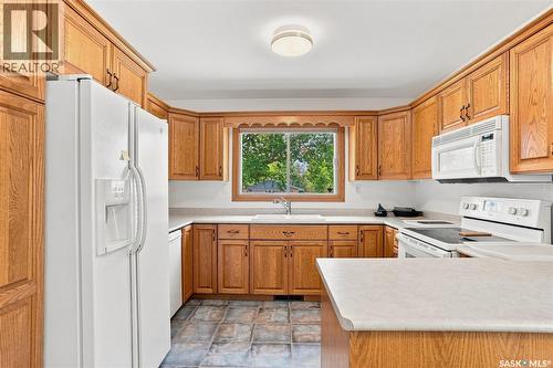 Highway 16 Acreage, Blucher Rm No. 343, SK - Indoor Photo Showing Kitchen