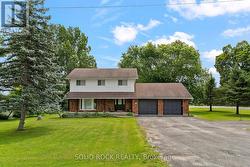 708 MCKENZIE AVENUE Mcnab/Braeside, ON K7S 3G9