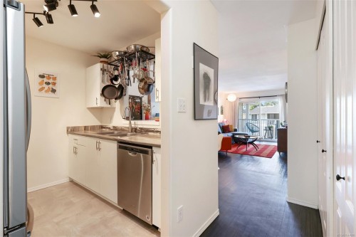 #203-130 Back Rd, Courtenay, BC - Indoor Photo Showing Kitchen With Double Sink