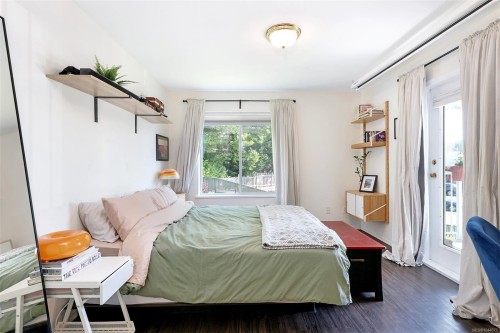 #203-130 Back Rd, Courtenay, BC - Indoor Photo Showing Bedroom