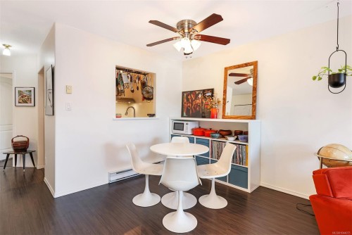 #203-130 Back Rd, Courtenay, BC - Indoor Photo Showing Dining Room
