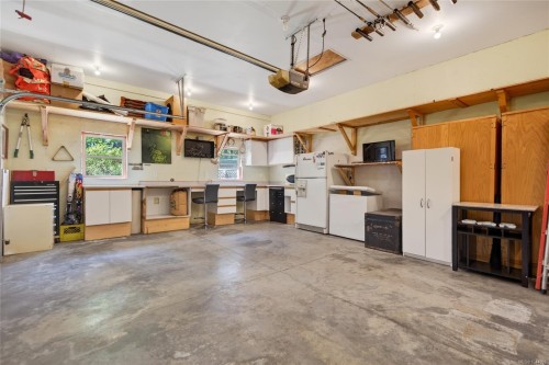 1764 Anderton Rd, Comox, BC 
