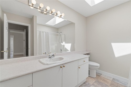 1325 Leeward Way, Qualicum Beach, BC 