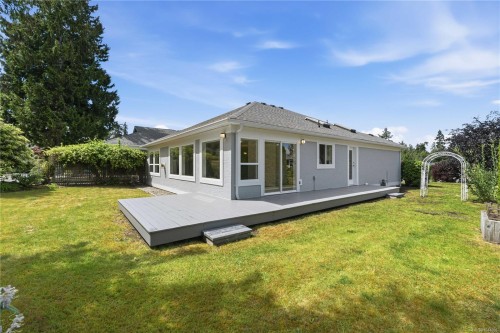1325 Leeward Way, Qualicum Beach, BC 