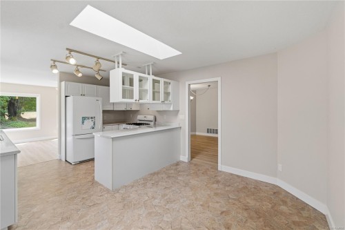 1325 Leeward Way, Qualicum Beach, BC 