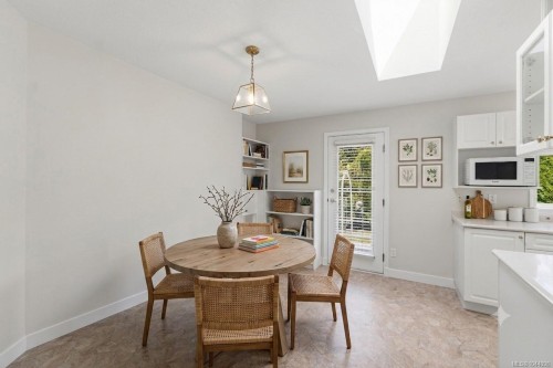 1325 Leeward Way, Qualicum Beach, BC 