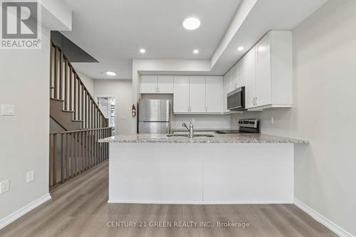 223 Danzatore Path, Oshawa, ON - Indoor Photo Showing Kitchen With Upgraded Kitchen