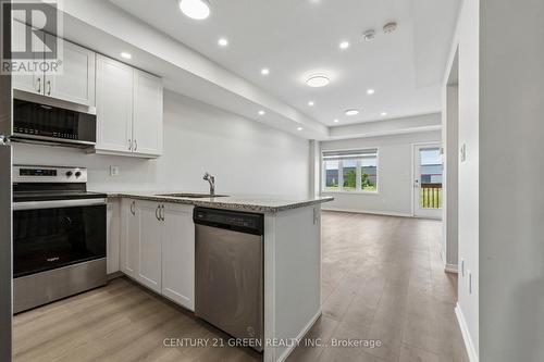 223 Danzatore Path, Oshawa, ON - Indoor Photo Showing Kitchen