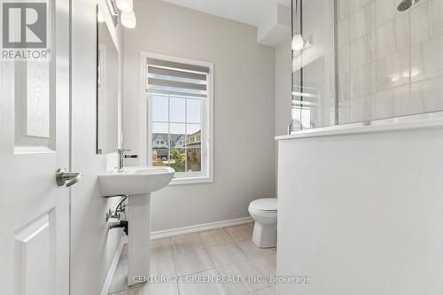 223 Danzatore Path, Oshawa, ON - Indoor Photo Showing Bathroom