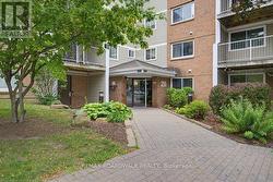 207 - 250 BRITTANY DRIVE Ottawa, ON K1K 4M1