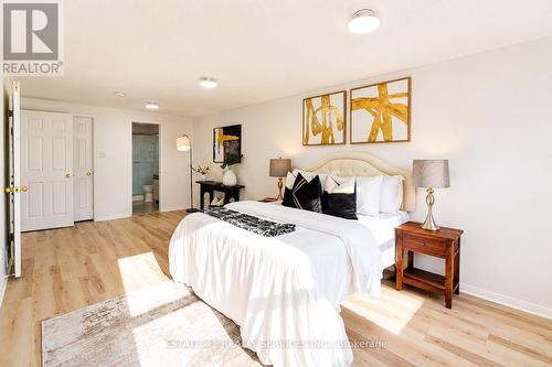 35 Golden Meadow Drive, Kitchener, ON - Indoor Photo Showing Bedroom