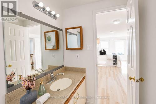 35 Golden Meadow Drive, Kitchener, ON - Indoor Photo Showing Bathroom