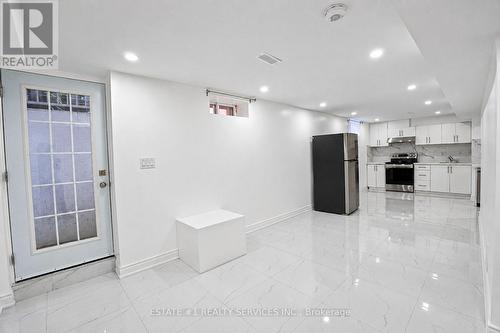 35 Golden Meadow Drive, Kitchener, ON - Indoor Photo Showing Other Room