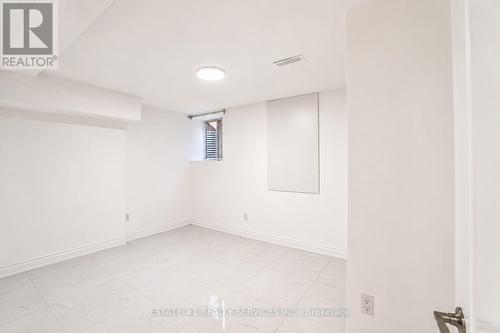 35 Golden Meadow Drive, Kitchener, ON - Indoor Photo Showing Other Room