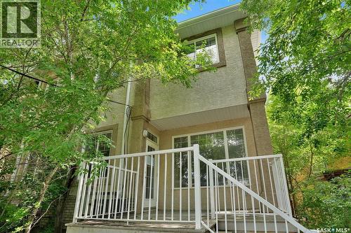3876 Robinson Street, Regina, SK - Outdoor