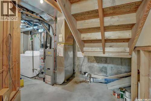 3876 Robinson Street, Regina, SK - Indoor
