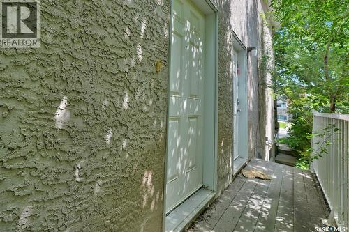 3876 Robinson Street, Regina, SK - Outdoor