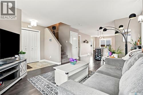 213 Rajput Way, Saskatoon, SK - Indoor Photo Showing Living Room