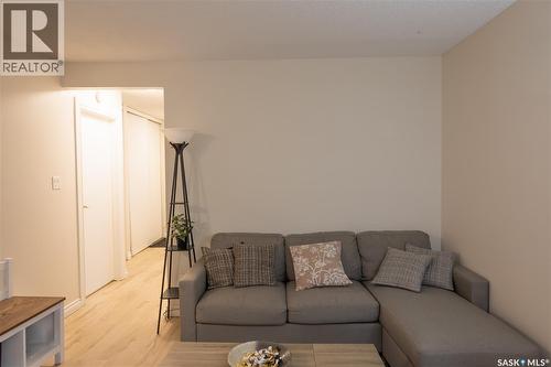 59 1128 Mckercher Drive, Saskatoon, SK - Indoor Photo Showing Living Room
