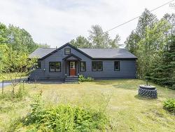 5 Hubley Mill Lake Road  Upper Tantallon, NS B3Z 1E7