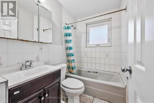 25 Chatsworth Drive, Brampton, ON - Indoor Photo Showing Bathroom