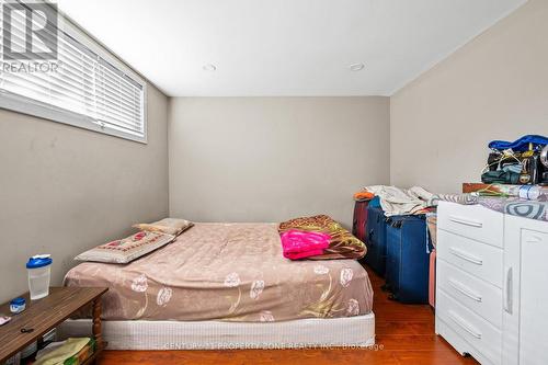 25 Chatsworth Drive, Brampton, ON - Indoor Photo Showing Bedroom
