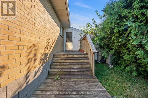 25 Chatsworth Drive, Brampton, ON - Outdoor