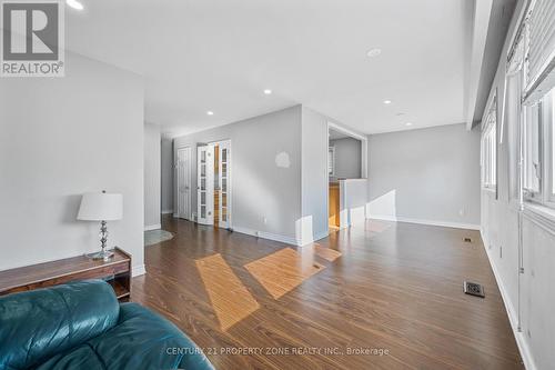 25 Chatsworth Drive, Brampton, ON - Indoor