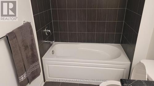 29 Selection Heights, Thorold, ON - Indoor Photo Showing Bathroom