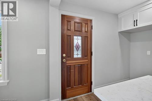 220 East 13Th Street, Hamilton, ON - Indoor Photo Showing Bedroom