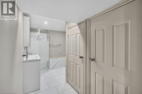 220 East 13Th Street, Hamilton, ON - Indoor Photo Showing Other Room