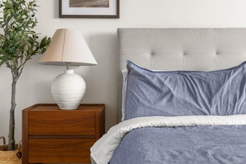 #1002-2000 Hannington Rd, Langford, BC - Indoor Photo Showing Bedroom