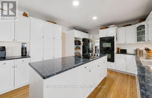 10 Skiff Cove Road, Prince Edward County (Wellington Ward), ON - Indoor Photo Showing Kitchen