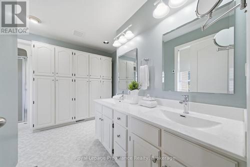 10 Skiff Cove Road, Prince Edward County (Wellington Ward), ON - Indoor Photo Showing Bathroom