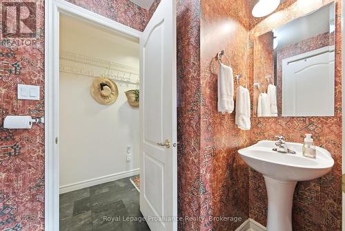 10 Skiff Cove Road, Prince Edward County (Wellington Ward), ON - Indoor Photo Showing Bathroom