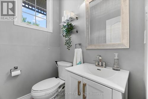 938 Burrows Gate, Milton, ON - Indoor Photo Showing Bathroom
